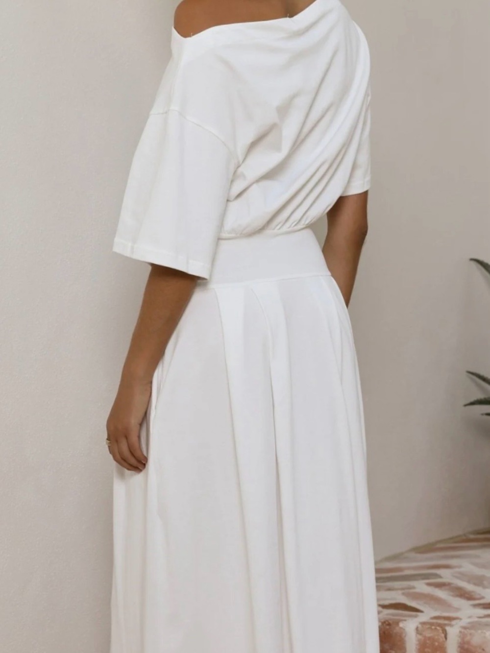 Minimal One-Shoulder White Maxi Dress - Picture 2 of 3
